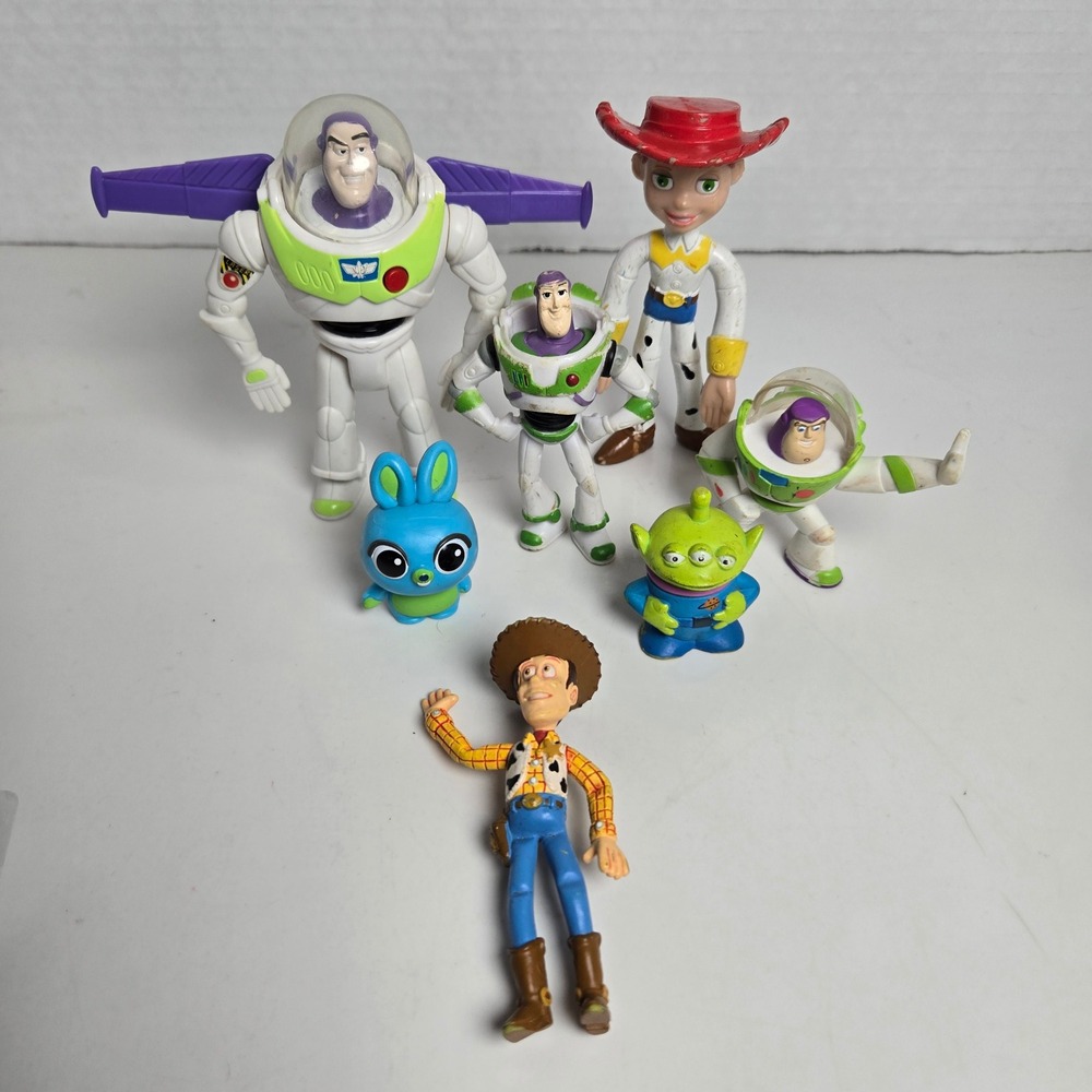 Lot of 7 Vintage Toy Story Figures and Toys Jessie Buzz Lightyear Woody Alien